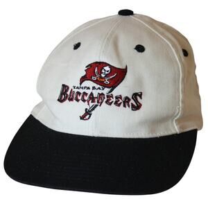 Vintage Tampa Bay Buccaneers Snapback Hat Logo 7 NFL Cream Black Cap